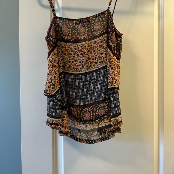 Colorful Patterned Sleeveless Top - Picture 2 of 4